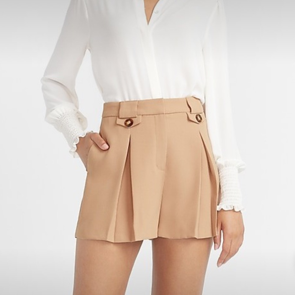 Express pleated shorts